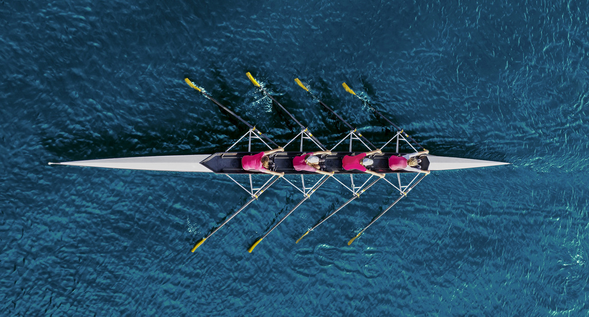 Ein Ruderboot aus der Vogelperspektive. Bild ©dmitrydesigner - stock.adobe.com
